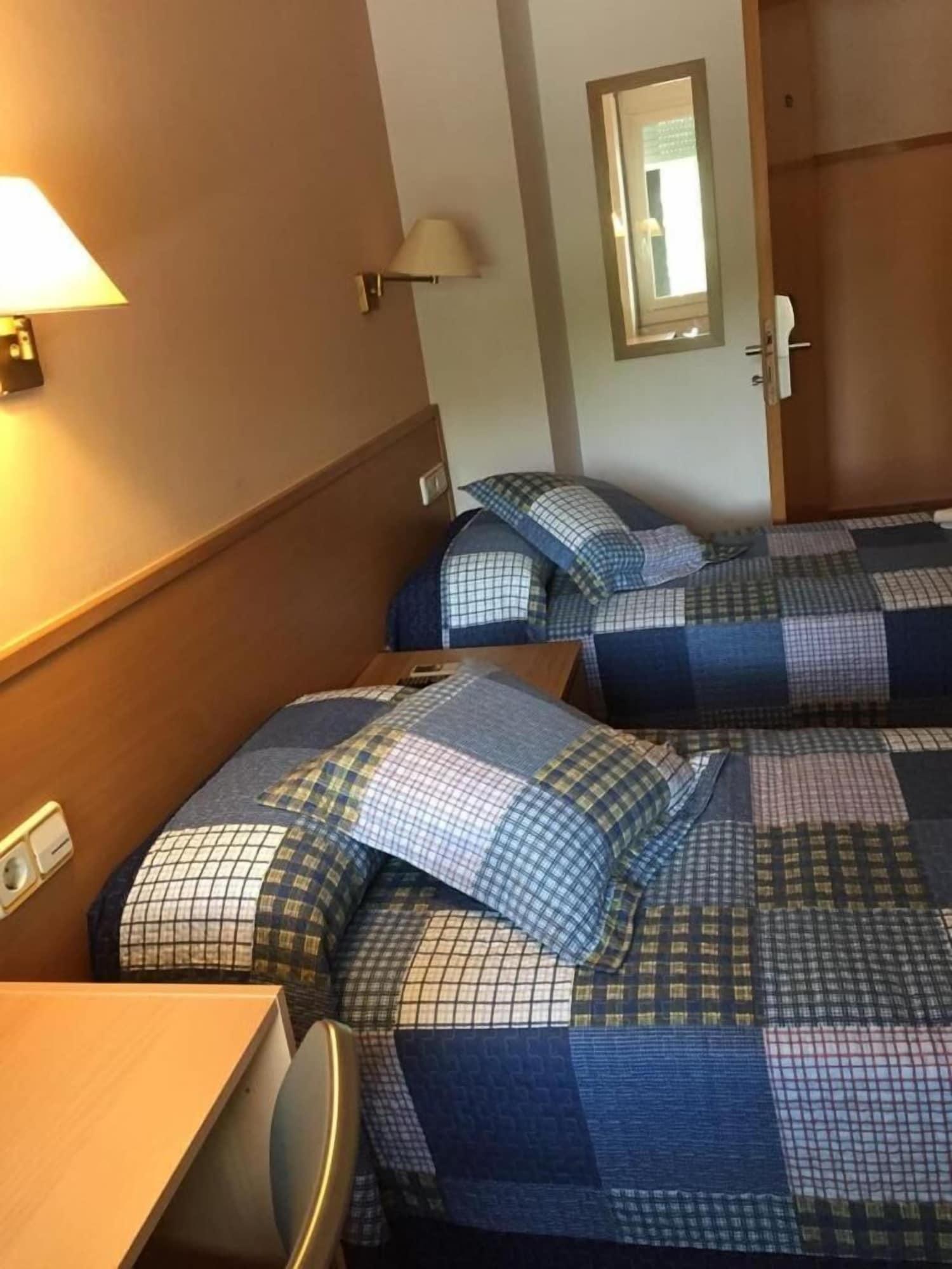 โอสตัล ริโอ เด กาสโตร Hotel บาร์เซโลนา ภายนอก รูปภาพ